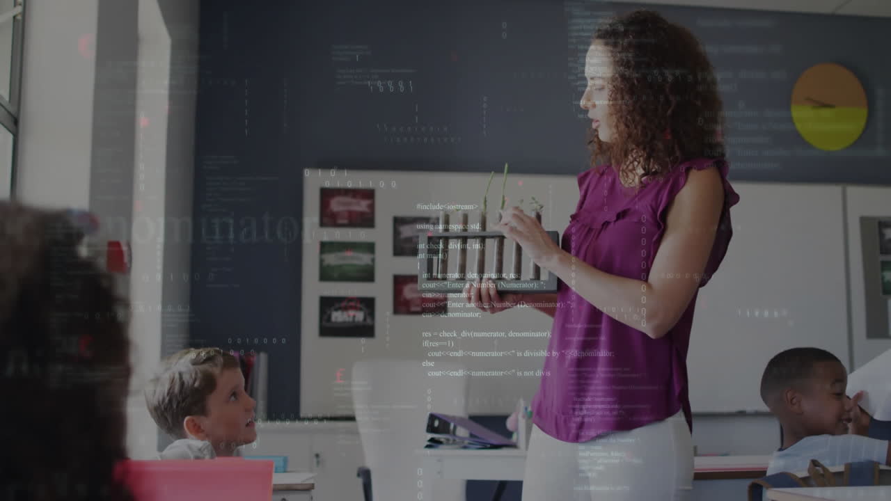 explicando el concepto a los estudiantes, el maestro con animación de procesamiento de datos en el aula de la escuela