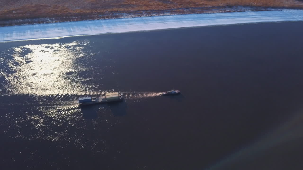 겨울에 강 항해