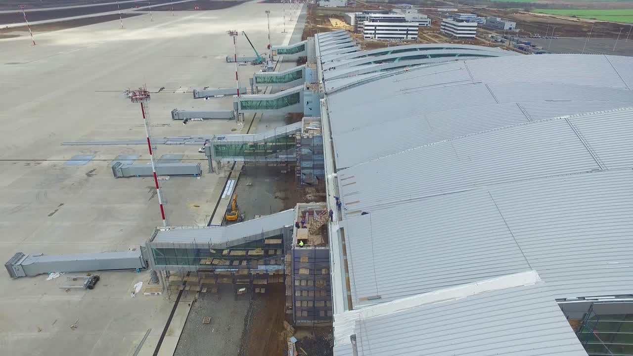 терминал аэропорта в стадии строительства