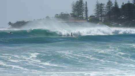 closing-wave-and-surfer-dropping-straight