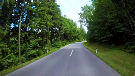 Timelapse-Coche-Conduciendo-Por-La-Autopista