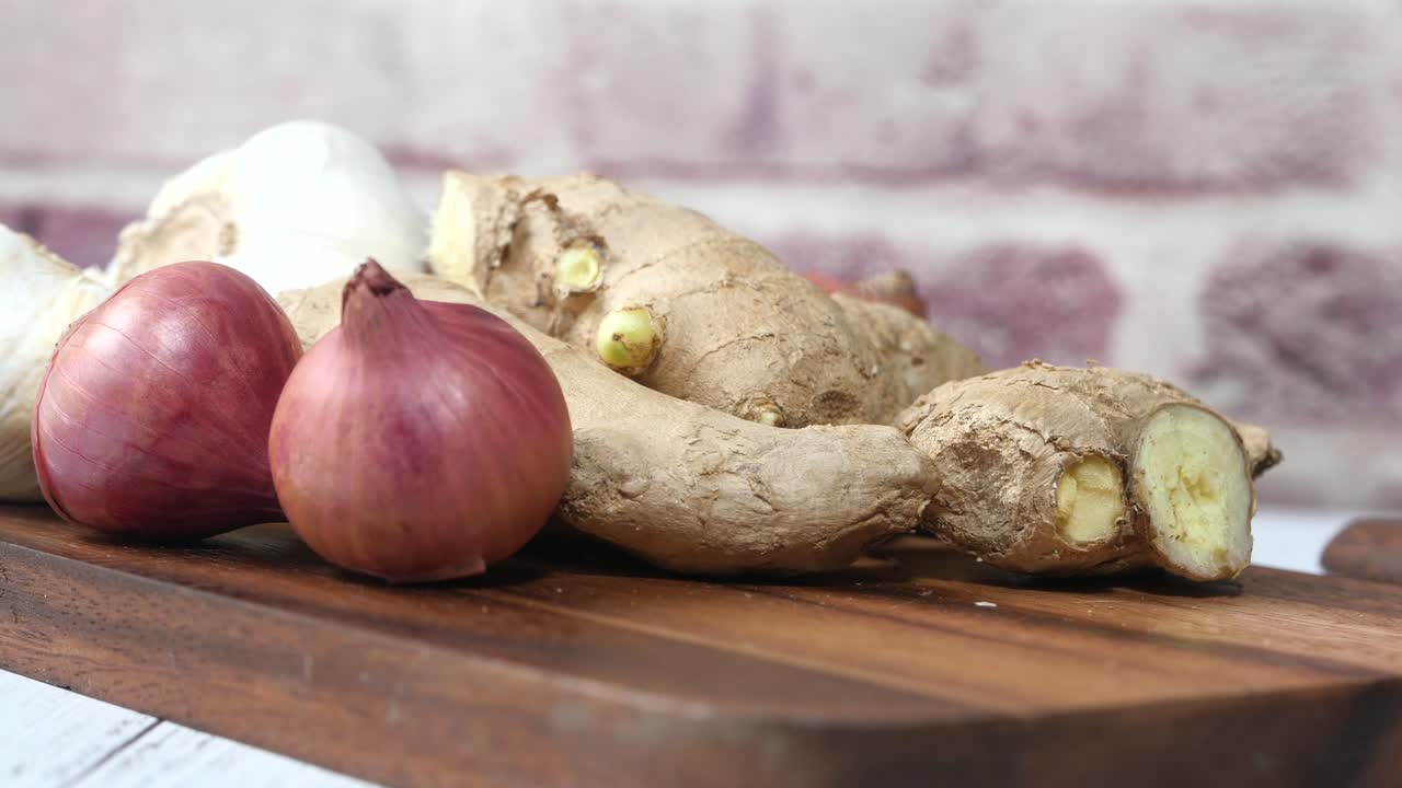 jengibre, ajo y cebolla
