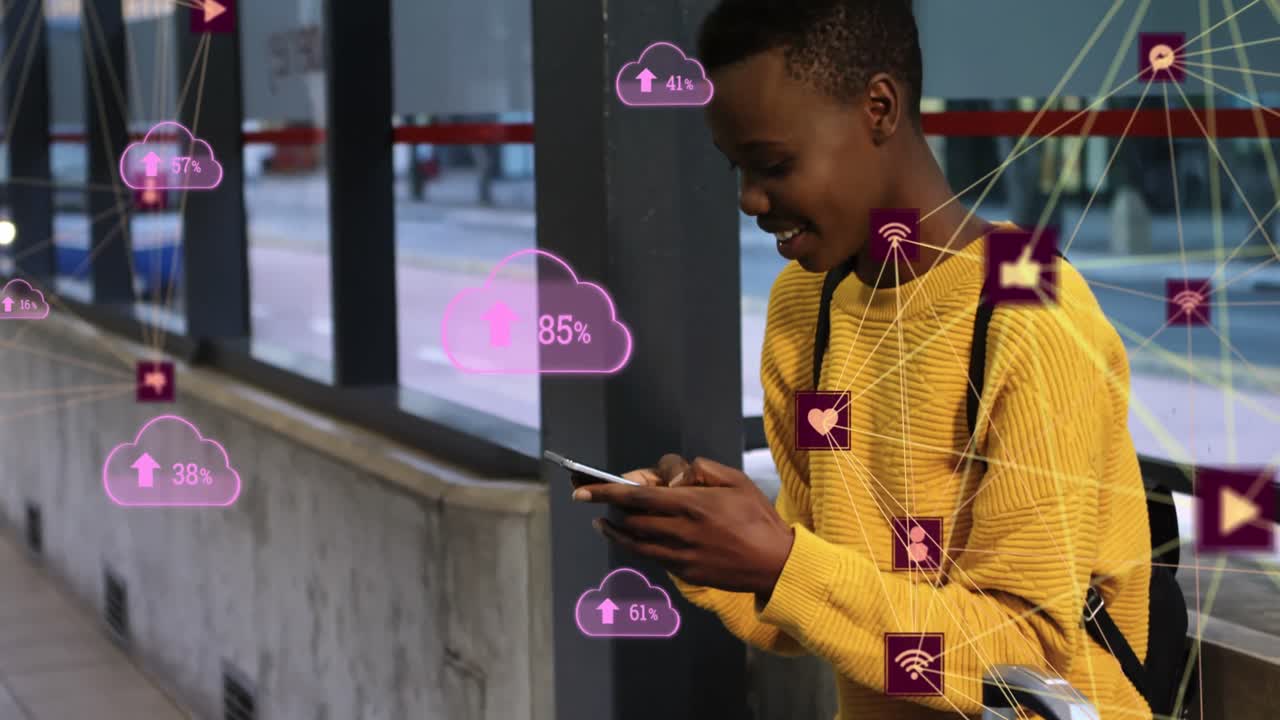 animación de una red de iconos digitales sobre una mujer usando un teléfono inteligente