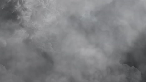 Blick-Auf-Dunkle-Und-Sich-Bewegende-Cumulonimbus-Wolken-Im-Himmelshintergrund