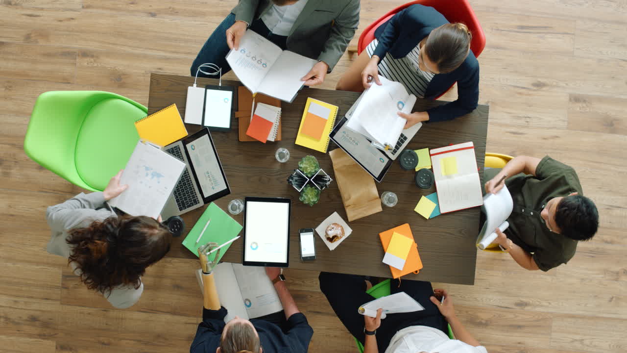 trabajo en equipo, planificación de proyectos comerciales