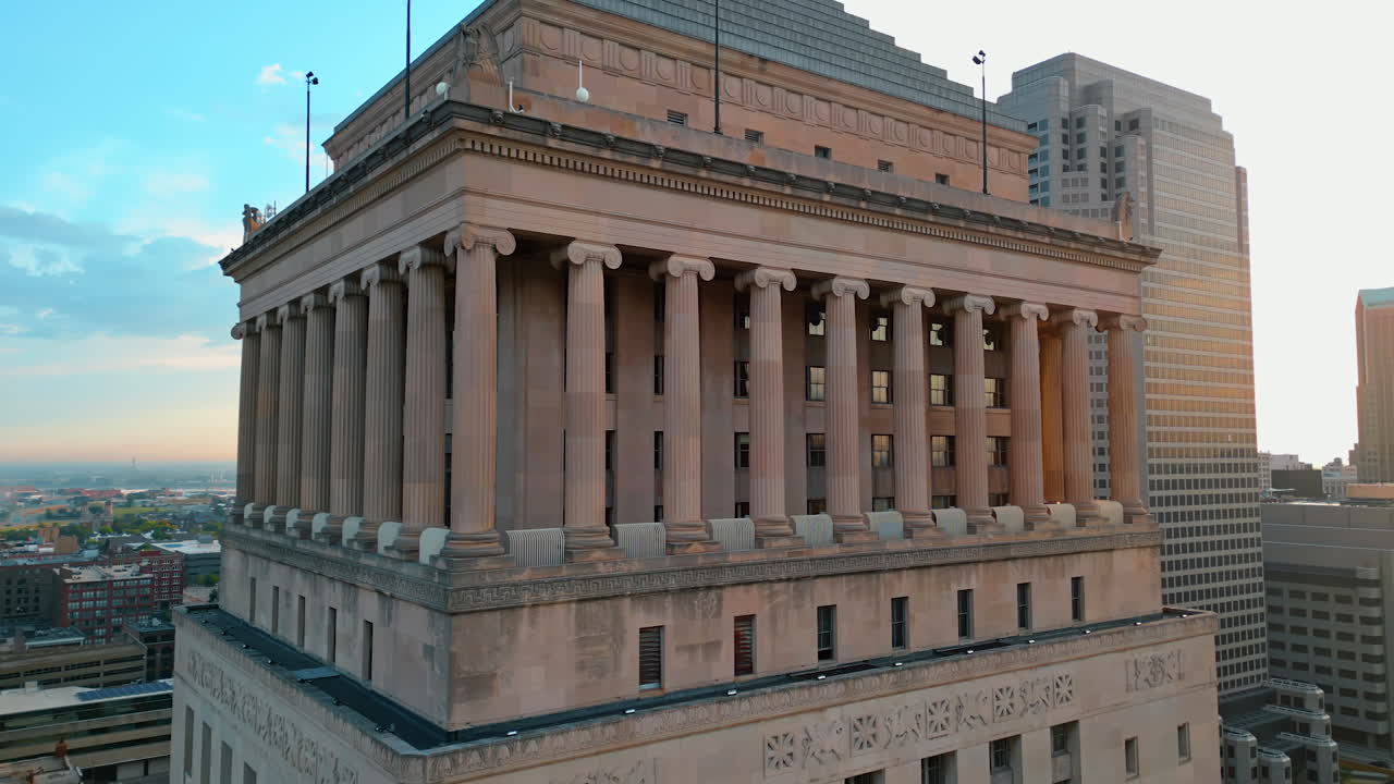Footage at the columned top of Civil Courts Building in Saint-Louis, Missouri, USA. Historical building from drone