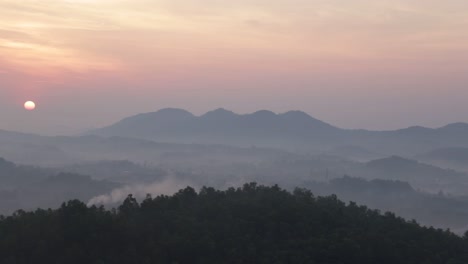 Amanecer-Desde-El-Templo-Narahari-Parvatha.-Dk-Ka-India