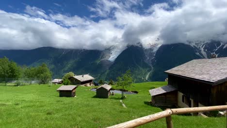 Parc-De-Merlet-Mit-Panorama-Der-Bergkette-Mont-Blanc-In-Les-Houches,-Chamonix,-Frankreich