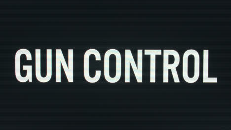 primer plano del control de armas que se escribe en el monitor de la computadora vintage con el cursor parpadeante