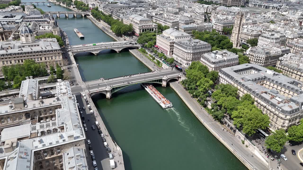 Paris Skyline At Paris In Island Of France France. Downtown Cityscape. Seine River Skyline. Paris Skyline At Paris In Island Of France France. Medieval Bridges. Tourism Landmark. Europe Skyline