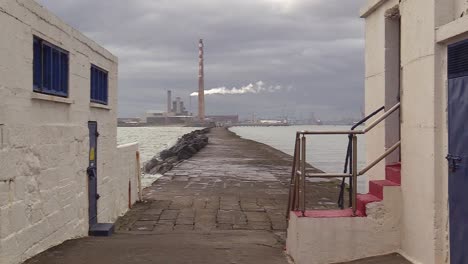 Dolly-shot-of-Dublin's-famous-south-wall-Poolbag