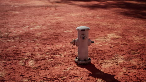 old-rusted-fire-hydrant-in-desert