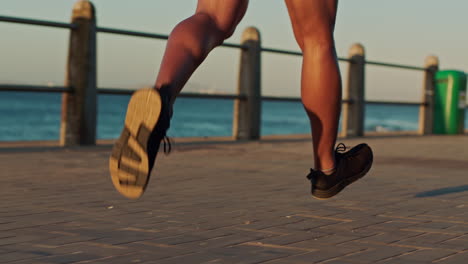 Fitness,-Playa-Y-Persona-Corriendo-En-El-Paseo-Marítimo