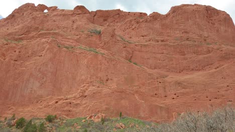 Jardín-De-Los-Dioses-Sartenes-De-Izquierda-A-Derecha