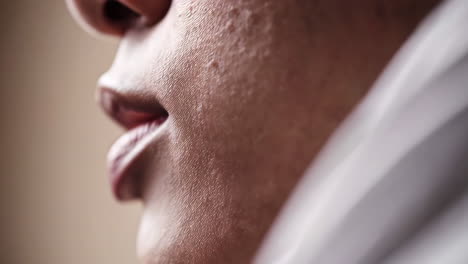 perfil de primer plano de la cara de una mujer