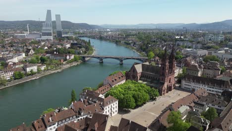 Basilea,-Suiza-Vista-Aérea-Del-Río-Rin,-Paisaje-Urbano-Histórico,-Arquitectura-Moderna