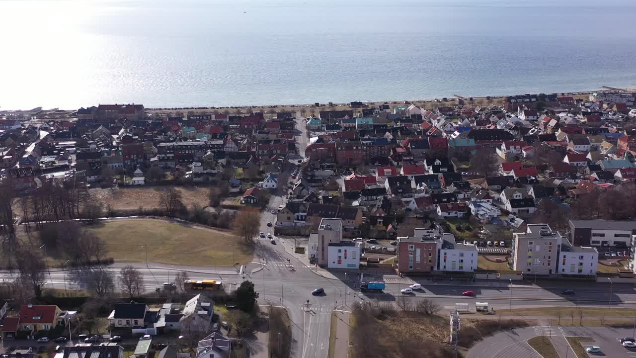 Luftaufnahmen über dem sonnigen Helsingborg in Skåne, Schweden
