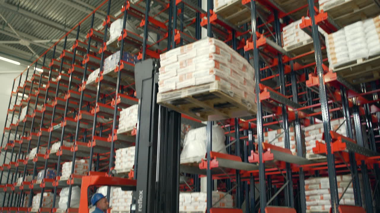 창고 포크리프트 운영