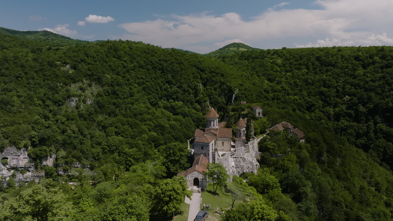 pintoresco monasterio motsameta cerca de kutaisi