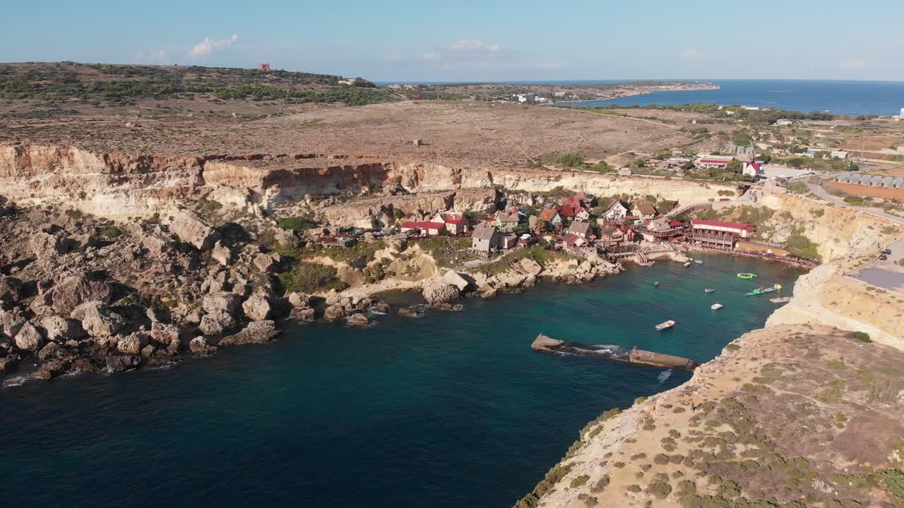 video aéreo de drones de malta, mellieha y alrededores
