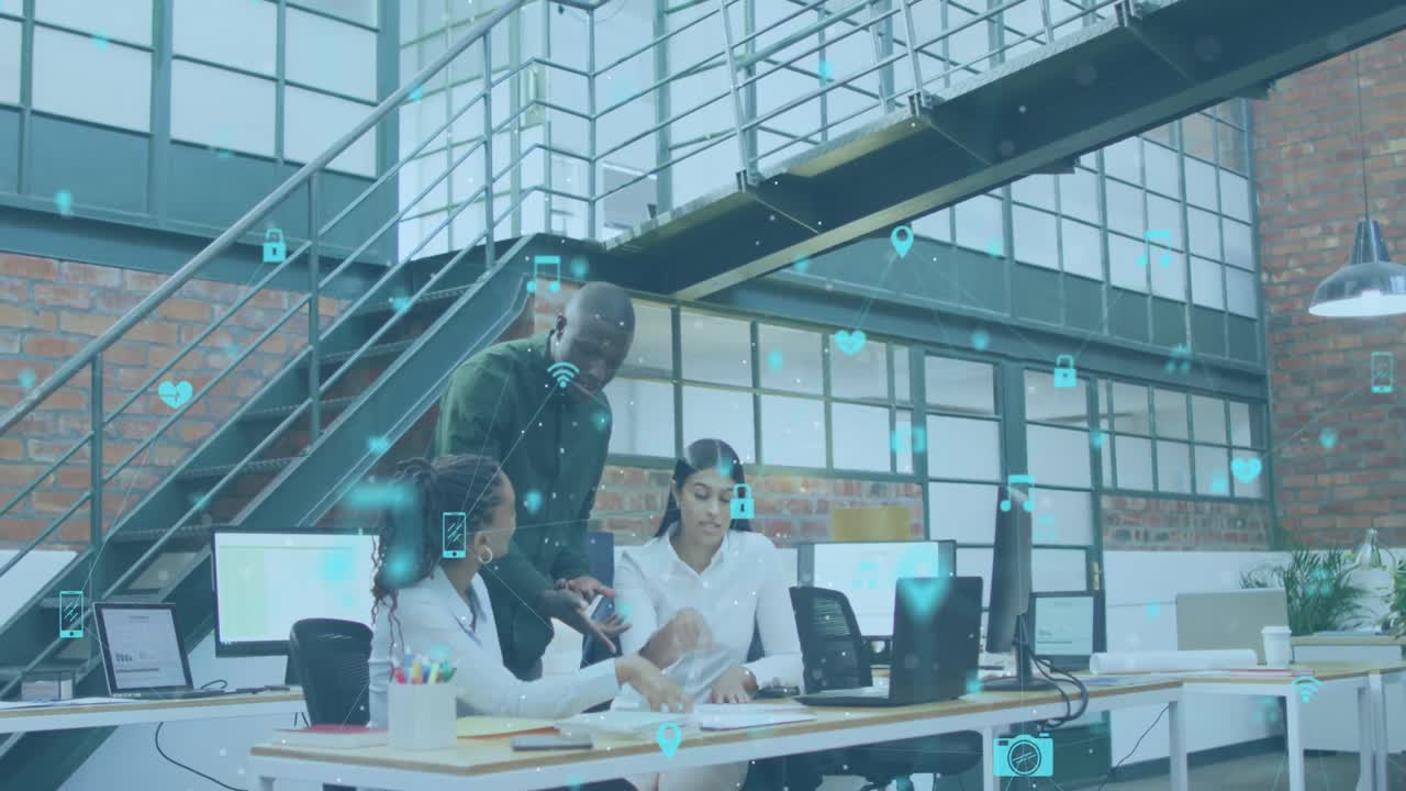 다양한 동료들이 사무실에서 함께 토론하는 디지털 아이콘 네트워크의 애니메이션