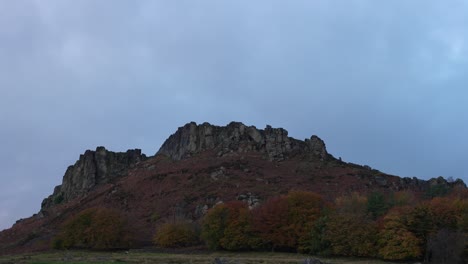 Zeitraffer-Bewegter-Wolken-Und-Wechselndes-Wetter-Im-Peak-District