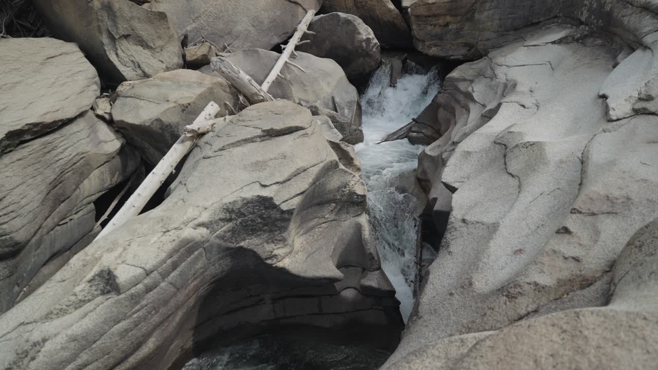Waterfall flowing through rocks