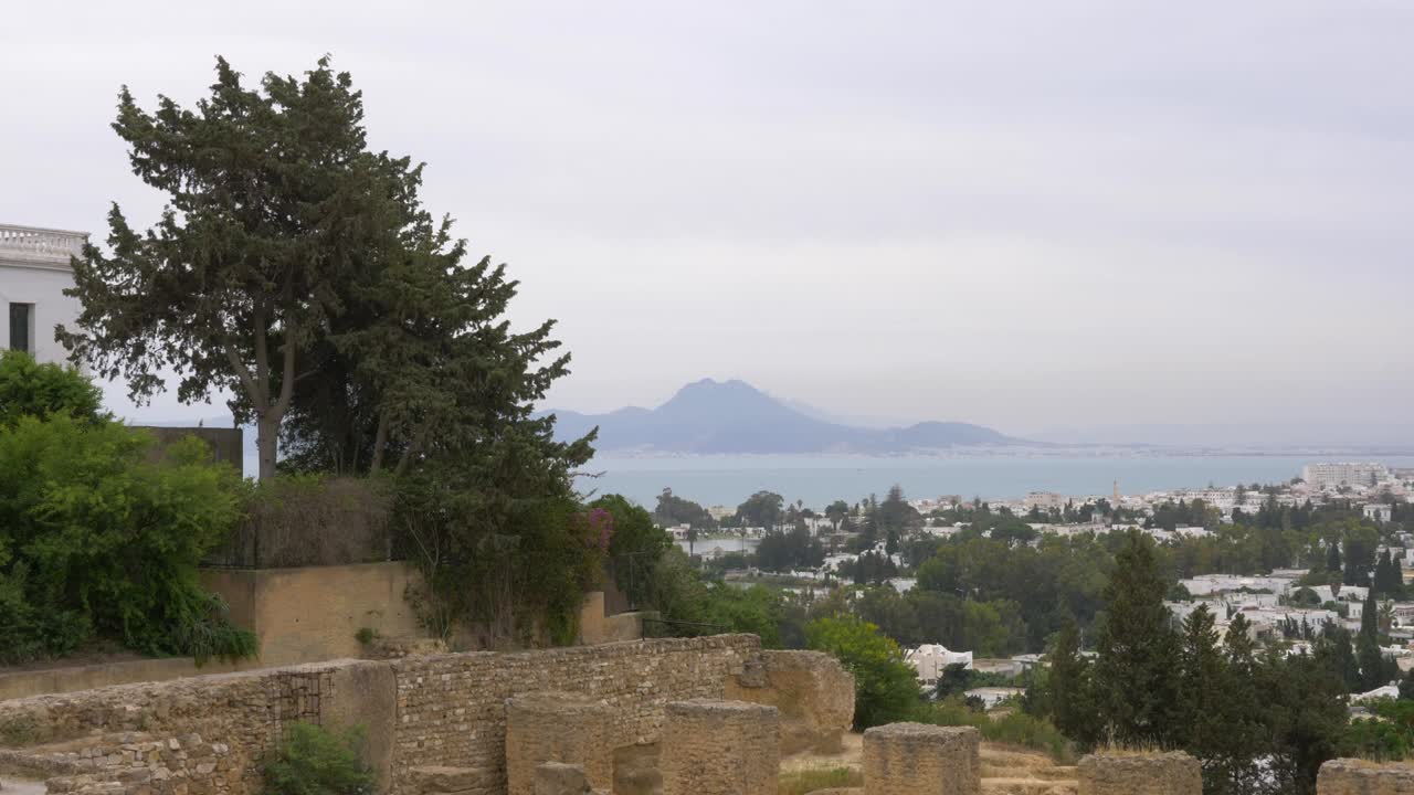 hermoso paisaje desde arriba ciudad y mar en la moderna cartago tunisia