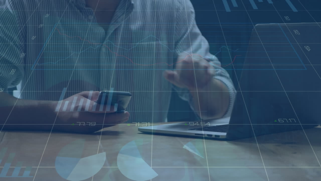 animación de gráficos, cambio de número, círculos, sección media de hombre caucásico usando teléfono celular