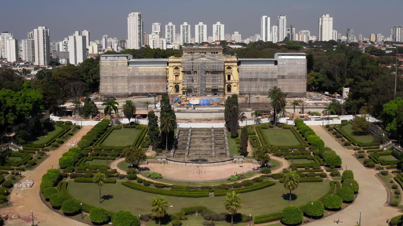 vista aérea del museo ipiranga en restauración para su reapertura debido a la celebración del bicentenario de la independencia de brasil en 2022-1