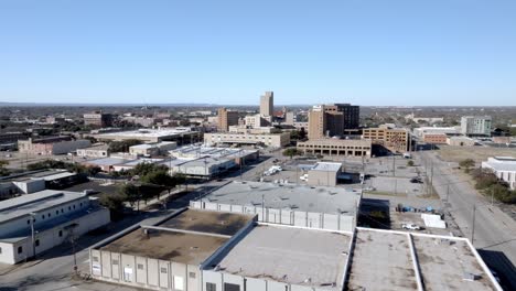 Centro-De-Abilene,-Texas,-Con-Video-De-Drones-Moviéndose