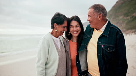 Playa,-Rostro-Y-Mujer-Con-Padres-Mayores