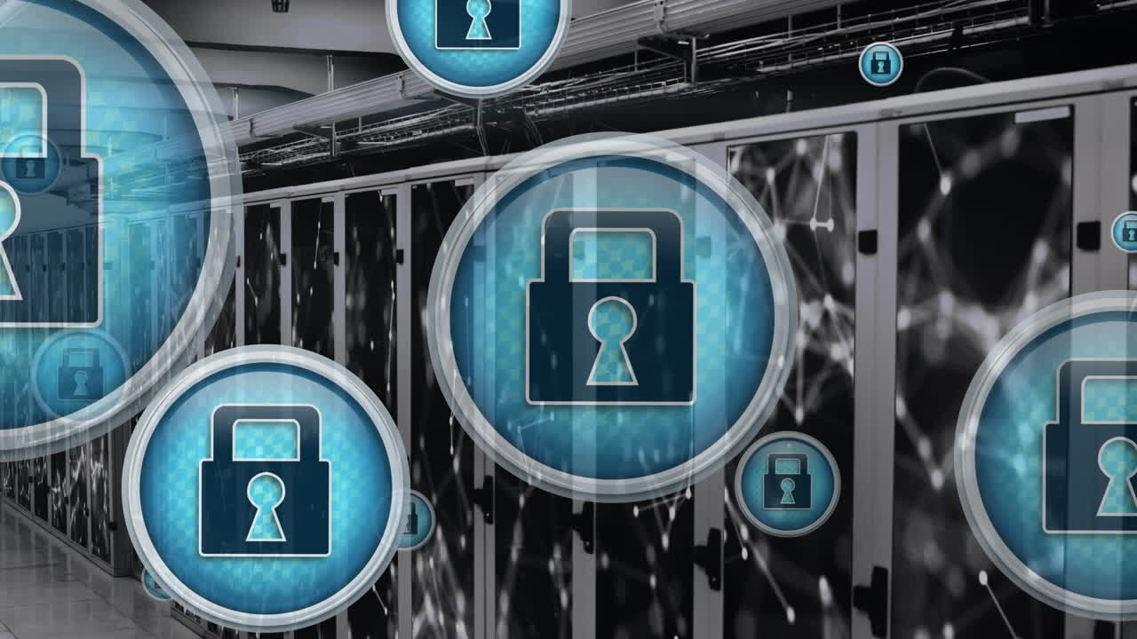 animación de los iconos de bloqueo de seguridad flotantes y la red de conexiones contra la sala de servidores de computadoras