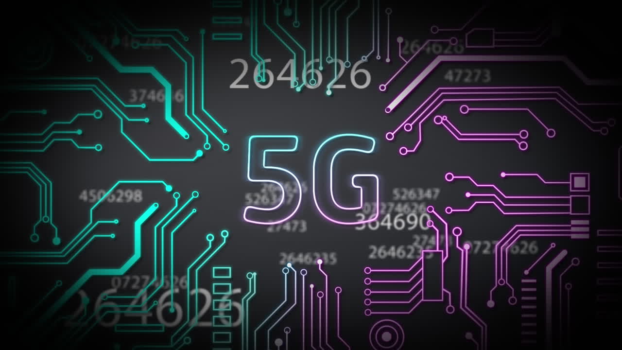 texto de 5g y múltiples números que cambian contra las conexiones de microprocesador