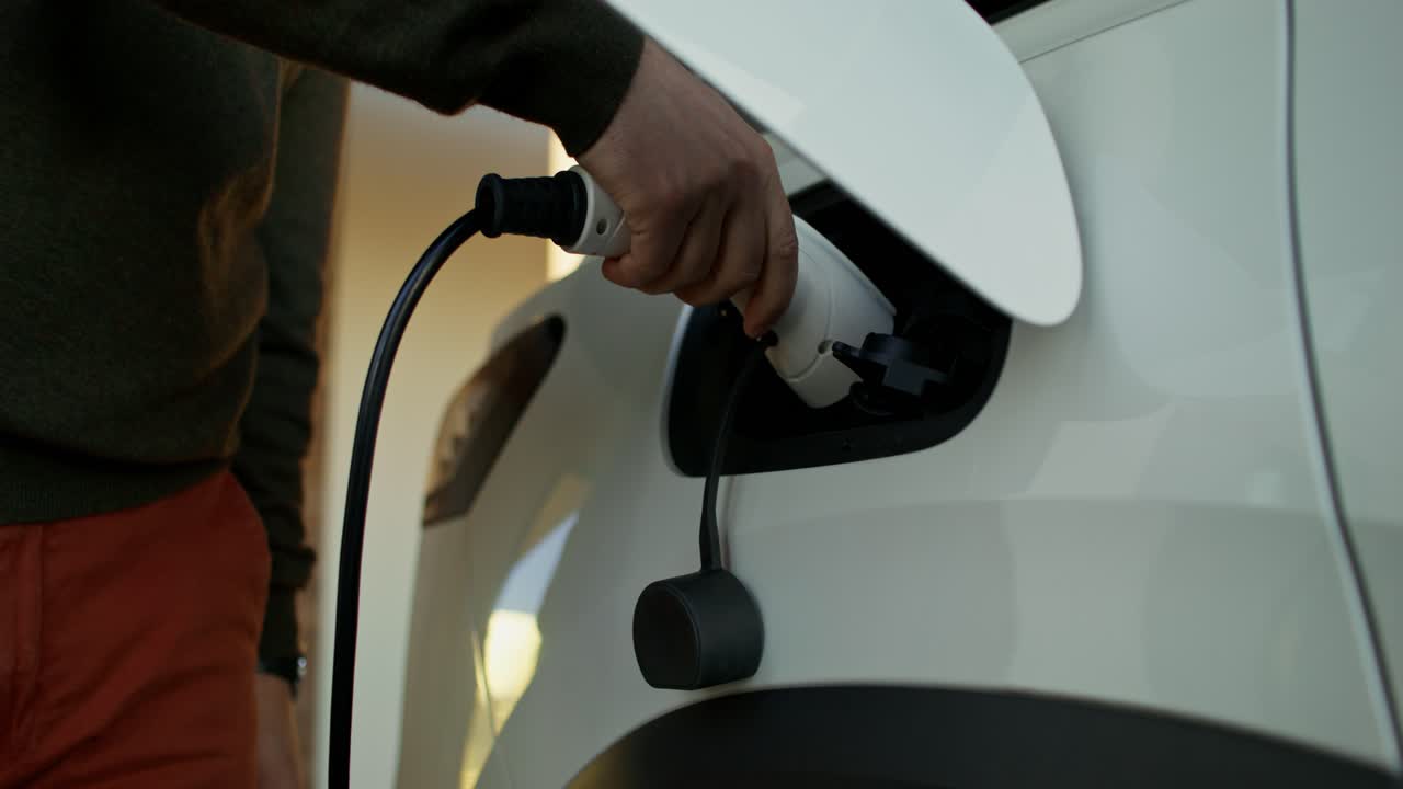 Evde Elektrikli Araç Şarj Etme