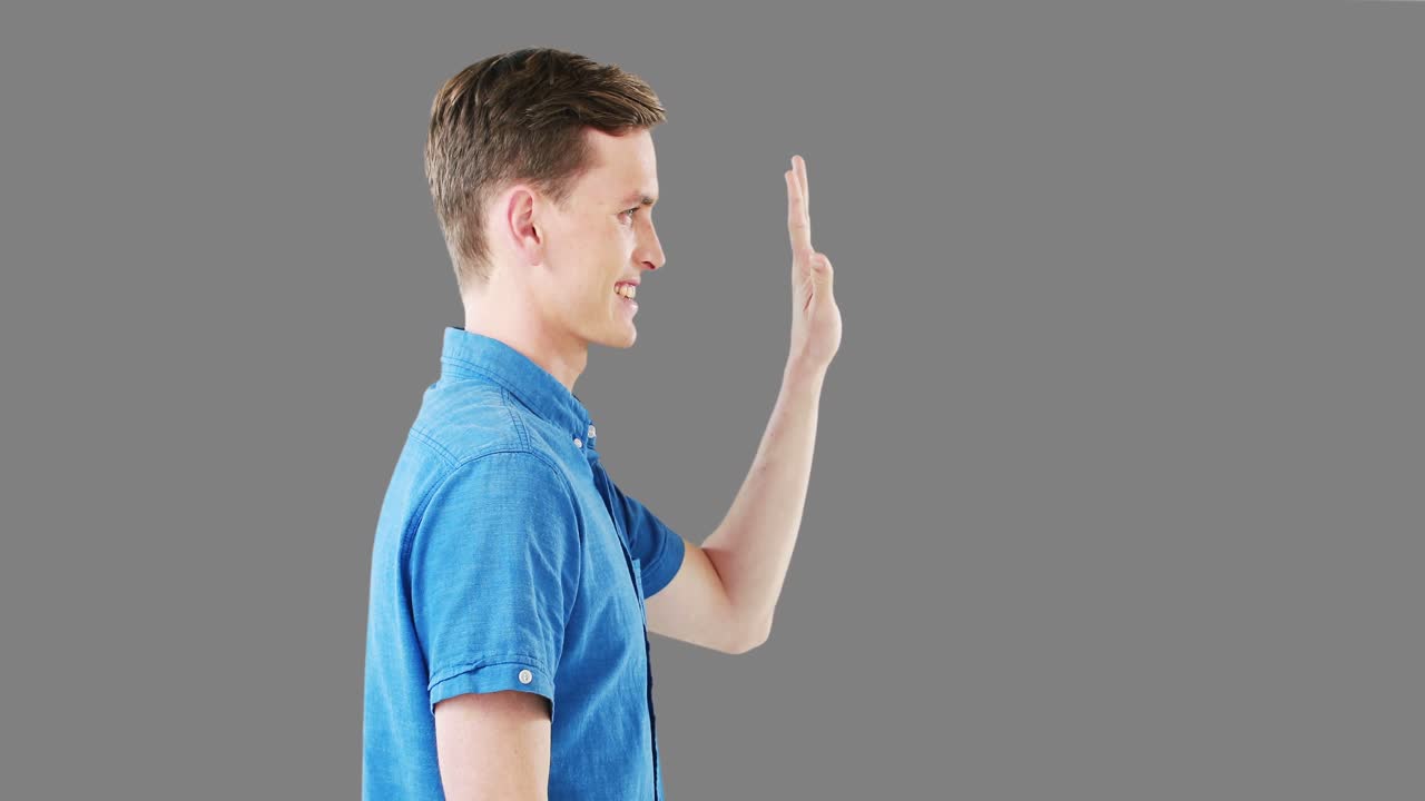 디지털 스크린을 사용하는 사람