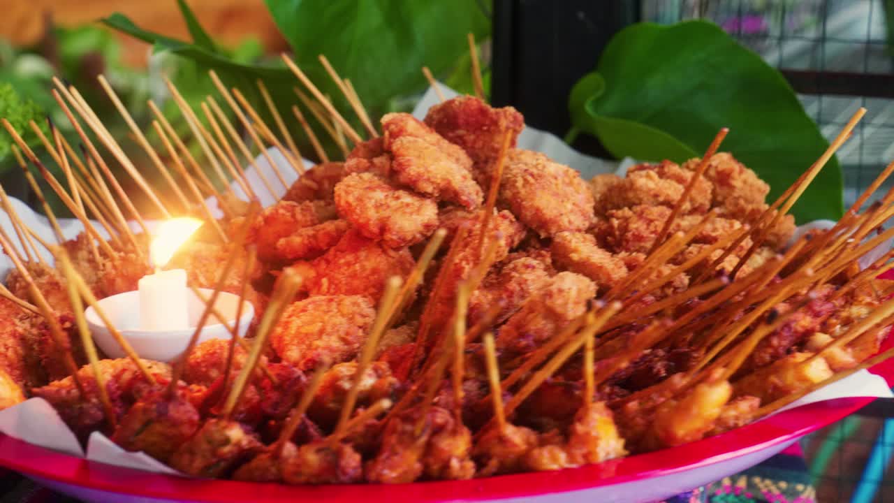 태국의 레스토랑에서 먹을 수 있는 태국 음식의 4k 영화 요리 영상