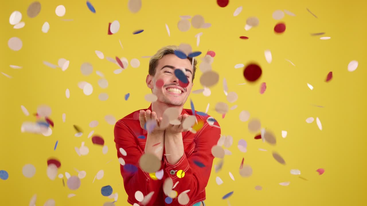 Uomo che celebra con i confetti