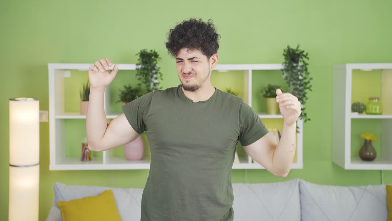 ⁇  흘리는 사람.