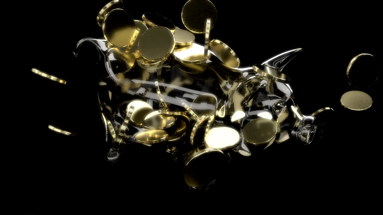 monedas de oro caen dentro de la alcancía de un cerdo de vidrio. 4k