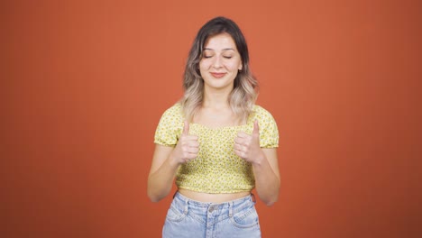 Thoughtful-young-woman-towards-camera-comes-up-with-an-idea.