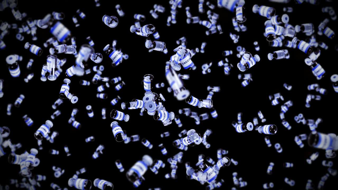 Molte fiale di vaccino che volano su sfondo nero. Concetto medico. Cura del virus. Liquido trasparente. Animazione 3D in loop di vaccini.