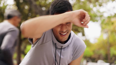 sudor, fitness y hombre al aire libre
