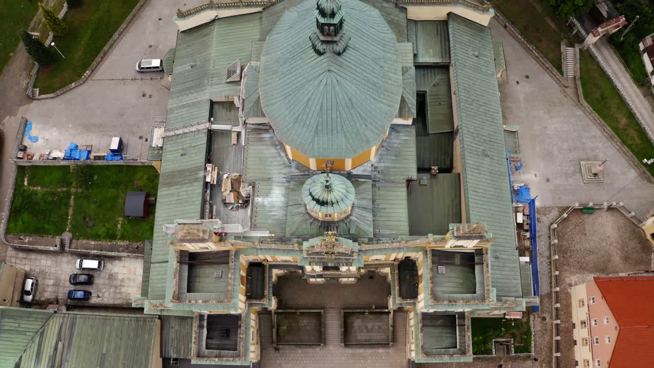 폴란드 남서부 비에르지체에 있는 성모 마리아의 바로크 양식의 성당.