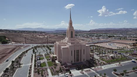 Red-Cliffs-Utah-Temple-In-St