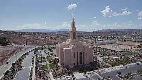 templo de los acantilados rojos de utah en st.