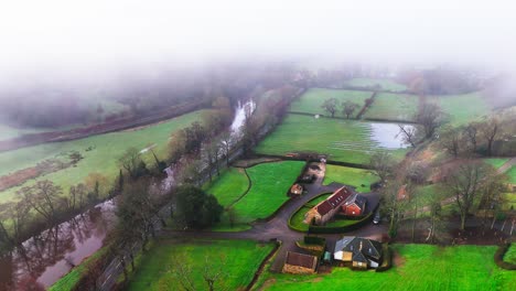 Ruswarp-Es-Un-Bonito-Pueblo-Situado-En-El-Pintoresco-Valle-De-Esk,-A-Sólo-Una-Milla-Al-Sur-De-Whitby.