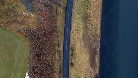 Carretera-Islandesa-Aislada-A-Lo-Largo-De-La-Costa-Antena-Aérea