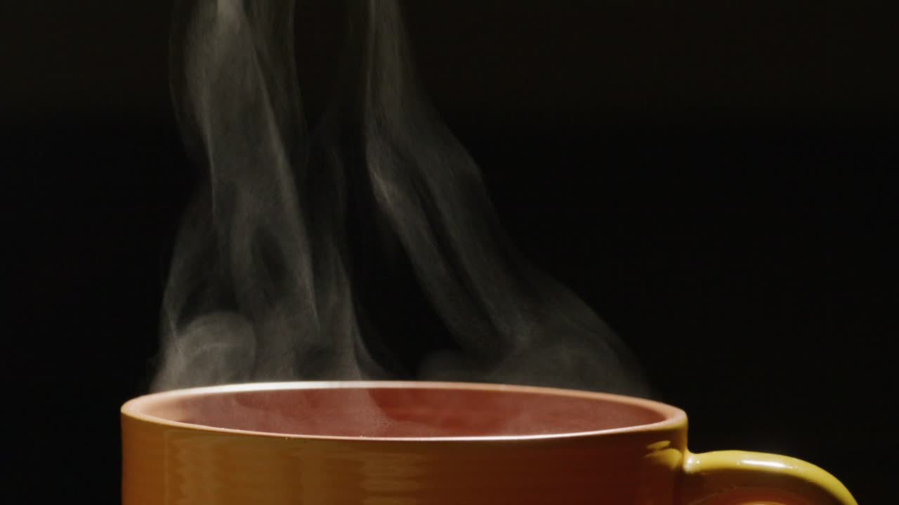 컵에서 어나오는 증기, 느린 동작 4k