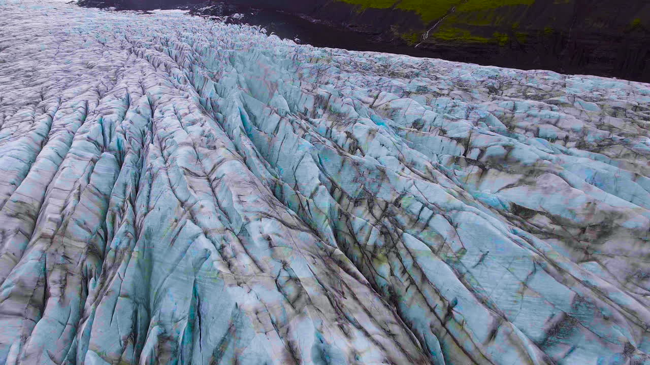 아이슬란드 바트나요쿨 (vatnajokull) 에 있는 스비나펠스 조쿨 빙하.